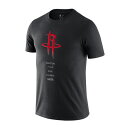 NIKE/ナイキ バスケットボール トップス Tシャツ_NBA_半袖シャツ_ヒューストンロケッツ世界に広がるチームのプライドをアピール。ヒューストン ロケッツ コートサイド ロゴ ナイキ NBA Tシャツは、サポートするチームの視点を通してバスケットボールというスポーツのグローバル性を表現できるアイテム。 軽量で柔らかいニットコットン素材に、大胆なチームロゴと多言語のグラフィックをあしらいました。■生産国■■品質素材■100% COTTON■カラー■ブラック（沖縄・離島等が宛先の場合は9,800円以上で送料無料)送料無料ネコポス発送対応！全国一律350円でお届け。日時指定はできません。注文時に配送方法をネコポスで指定してください。詳しくは配送方法をご覧ください。【NBA】【NBAチーム】【HOUSTONROCKETS】【ヒューストンロケッツ】【バスケットボール】【バスケット】【バスケ】【BASKETBALL】NIKE/ナイキ バスケットボール トップス HOU_CTSロゴS/S_Tシャツ