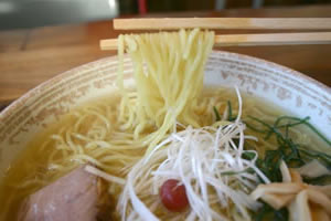 北海道大自然の力熊笹本舗 うま味ラーメン 塩2食入り 画像2