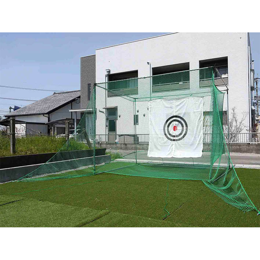 ●ネット自体は国産品で、弊社別注の23mm目合いのこだわり品。 ●骨格は金属ジョイントと25mmスチールパイプで骨太なストロングタ イプ。 ●標的と固定杭が付属します。 ■骨組は25mm亜鉛メッキスチールパイプを使用で太くて丈夫で.錆に 強い。 ■ネットは弊社こだわりの23mm目合いで耐久性抜群。 メーカー欠品等でお時間がかかる場合は 別途ご案内致します。 81，800円（送料・税込） 【smtb-TK】●ネット自体は国産品で、弊社別注の23mm目合いのこだわり品。 ●骨格は金属ジョイントと25mmスチールパイプで骨太なストロングタイプ。 ●標的と固定杭が付属します。