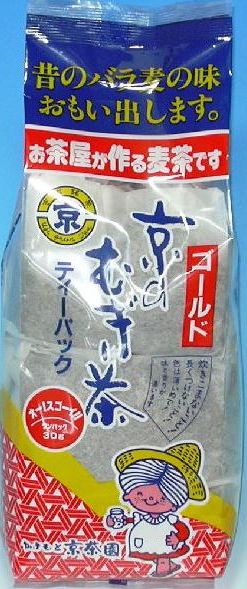 たっぷり入っているから 美味しさもたっぷり！ 栄養もたっぷり！ □品名：京の麦茶　ティーパック　ゴールド □名称：麦茶ティーパック □原材料名：国内産大麦 □内容量：30×20袋 諸事情により商品のデザイン、仕様が変わる場合があります。他には類を見ない お茶屋が作りました。 かきもと京茶園　謹製 岡山県産・兵庫県産の 良質二条大麦100%使用 京の麦茶ゴールドの特徴 1．二条大麦茶使用です。 2．蒸気処理のアルファー化加工 （蒸し上げ）で味が更に良化。 3．弱熱焙煎（210度）で4度焙りです。 4．破砕せず粒ごとパック ご家庭用ながら30gと原料を贅沢に使用しました。 こだわり製法の日本で類似品のない麦茶です。