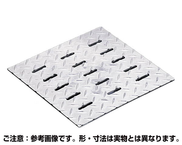 ●3mm材を使用した縞板正方形SUS製集水ます用ピット蓋です。 ◆長穴開口を横並列にて揃え、水切り効果を発揮いたします。 ◆表面が凹凸のある縞鋼板ですので滑り止め効果がございます。 ※受注生産品につき、ご注文後のキャンセルはお受け出来かねます。