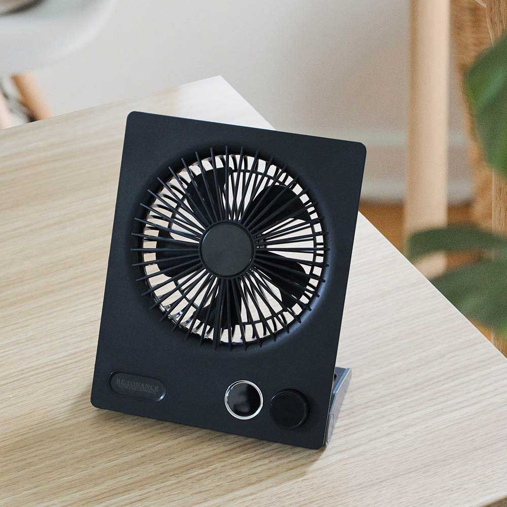 [最大400円クーポン] デスクファン　扇風機 スリム ホワイト 持ち運べる リモコン付きスリムデスクファン YSDF-4000スリム 角度 デスクファン 充電 マグネット リモコン 持ち運べる 小さくて 株式会社YARD ホワイト ブラック