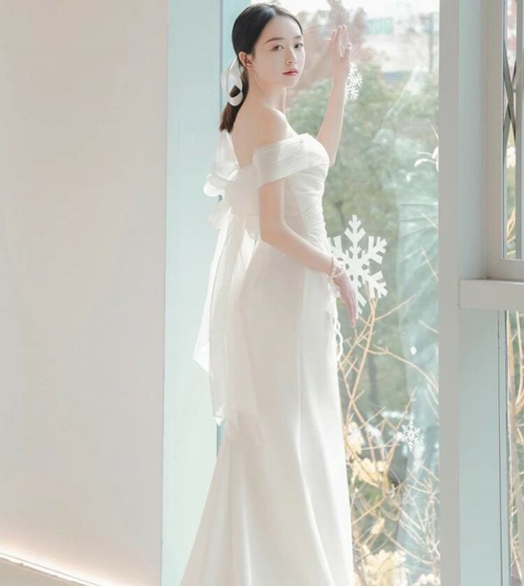 新入荷 ウエディングドレス 花嫁 Aライン マーメイド 無地 オフショルダー トレーン 引き裾 ひきすそ 舞台コンサートレース花嫁ドレス安 写真撮影パーティー 安い パーティードレス