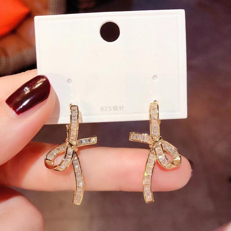 暮らしセレクトのMOUP新ちょう結びピアス レディース 人気 金属アレルギー対応 ジルコニア ピアス 18金可愛い イヤリング キラキラ ファッション｜アングル3