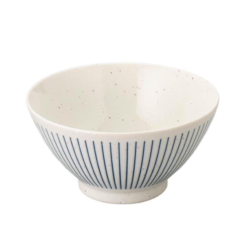 美濃焼 丼 どんぶり 60反丼 天丼 電子レンジ対応 食洗機対応 日本製 粉引紺十草 KK-10やわらかな色合いと十草模様が美しい器粉引ならではのやわらかな風合いと、外側に描かれた細やかな縦ラインが器全体を引き締め、食卓に上品なアクセントを添えます。和食にも洋食にもなじむ、毎日使いたくなる万能な器です。