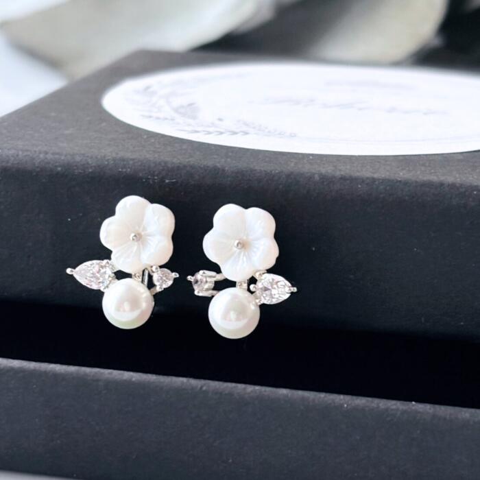 イヤリング 痛くない パール おしゃれ 可愛い 小ぶり フラワー キュービックジルコニア フラワー お花 真珠 上品 結婚式 お呼ばれ イヤーカフ 重ね付け　40代 30代 50代