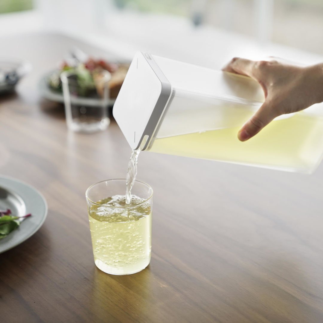 【ポイント5倍】 タワー tower 水はね防止フィルター付き 両方から注げる冷水筒 10237 ピッチャー ジャグ 冷水筒 麦茶ポット スリム 食洗機 公式のサムネイル