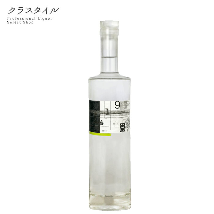内容量700mlアルコール度数40度種類スピリッツ生産国（地域）札幌市南区◆ブランドコンセプト 「紅櫻蒸溜所 クラフトジン9148」は、英国の作家ジョージ・オーウェルが描いたディストピア小説『1984年』（原題：Nineteen Eighty-Four）のタイトルを元にしたブランドです。 「19」を「91」に、「48」を「84」に反転させることで、作中で描かれる管理社会の逆、すなわち自由な世界を表現しています。 『1984年』の主人公ウインストン・スミスは、政府にとって不都合な事実の改竄や検閲、国民の監視をおこなう「真理省」に務める役人の一人です。彼をはじめ、徹底した管理・監視社会の中で暮らす人々にとっての数少ない息抜きは、政府から配給される「薬臭いジン」。作中では統治者「ビッグブラザー」とともに管理社会のアイコンとして描かれています。 『1984年』の世界では頭の中で考えただけで「思考犯罪」とされる概念「自由な世界」「自由な発想」「自由な価値観」を私たちはブランドネームに込めました。 私たちが住むこの世界で、より多くの人たちが幸せに酒を酌み交わせる未来に思いを馳せながら、「クラフトジン9148」を楽しみください。 ◆紅櫻蒸溜所 9148 #0211 FUKINOTO 紅櫻公園で育て、収穫したフキノトウを使用。春摘みのフキノトウをタンクでゆっくりと漬け込み、熟成。 さらに、同じく公園内で育ったニガヨモギを加えることで、力強い苦味と青々しい香り、そして奥に感じるほのかな甘みが広がります。 北海道の自然そのものを閉じ込めた、クセになる味わいのクラフトジンです。