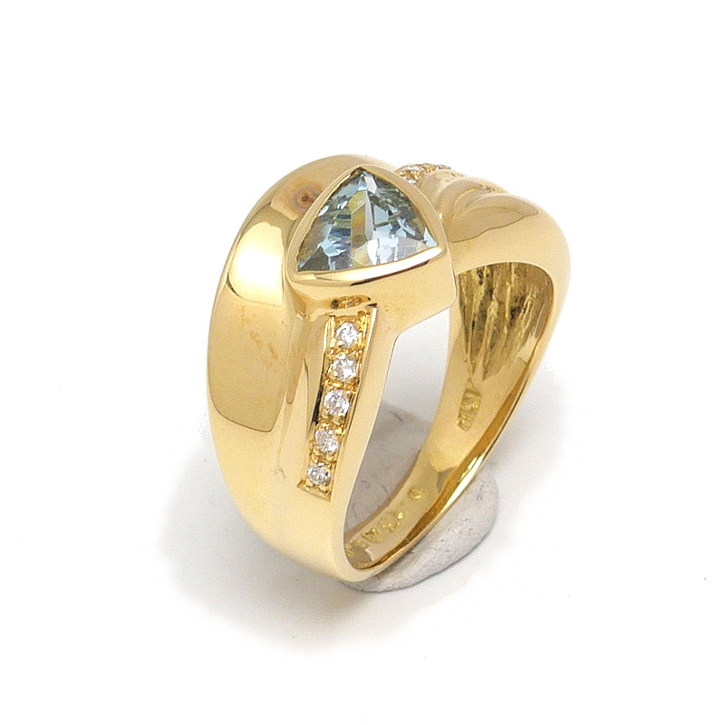 Other , Materials - 【中古】アクアマリンダイヤモンドリング K18 アクアマリン0.90ct ダイヤ0.13ct 約8.0g 約12.5号【質屋鑑定品】