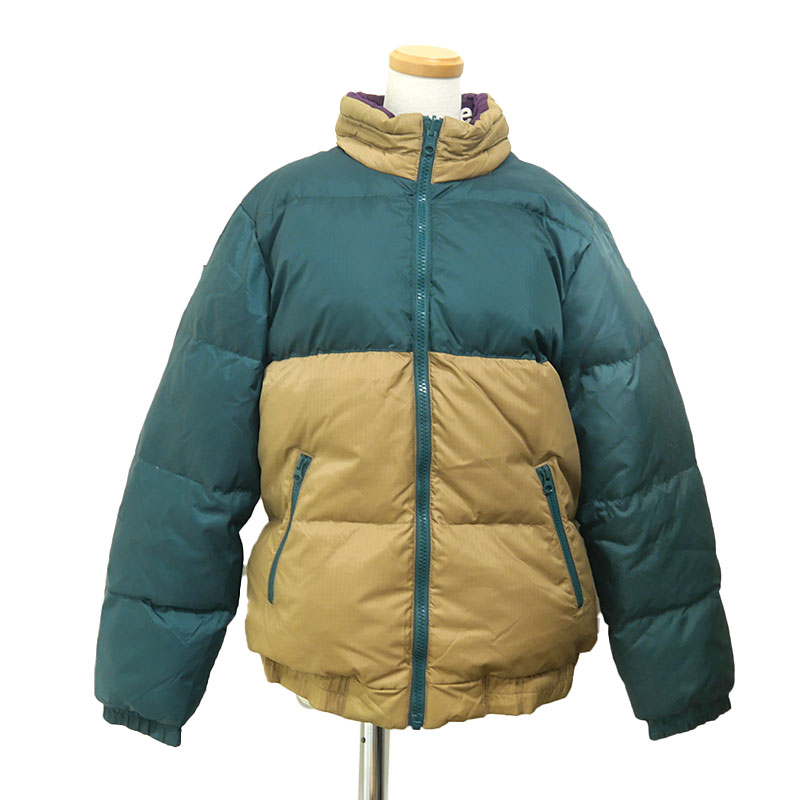 【表】所々に小さなシミ汚れや薄汚れ、ポケット内部に薄汚れや抜けたダウンの付着、襟付近とフード付け根の糸にホツレあり 【裏】襟袖に汚れや黄ばみ、襟のロゴプリントに剥がれ、全体に色褪せ大 【金具】僅かな小傷 【その他コメント】 ・フードは収納可...