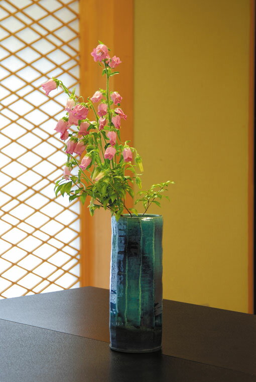 【送料無料】【smtb-kd】信楽焼 「青ガラス面取花入」 花器 花生け 花瓶 インテリア 陶器 焼物 陶芸品【512-05】