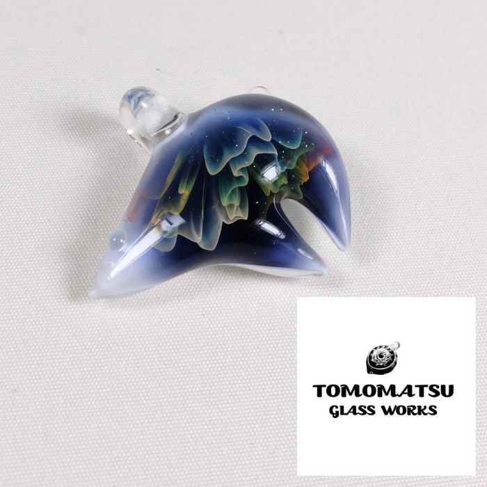 Rakuten - TOMOMATSU GLASS WORKS/ガラスペンダントトップ ネイティブベアー（シロクマ＆ホロラ）　幻想的 ハンドメイド 日本製