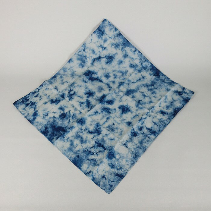 徳島の匠 藍染 本藍染 ハンカチ 43cm×40.5cm ホワイト系　ムラクモ染め 綿100% コットン100％ cotton 阿波藍 本藍染め すくも japan blue 天然藍 本藍染製品