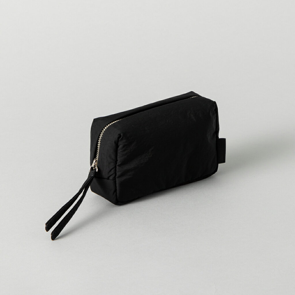 【11/27 1:59まで！クーポンご利用で最大2,000円OFF】ふかふか塩縮ナイロン スクエアポーチ S 黒