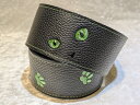 Grande uomo 【特注】黒ねこ刺繡ストラップ 足跡Verペリドットカラー 【グランデウオモ】【8月誕生石】【国産シュリンクレザーストラップ...