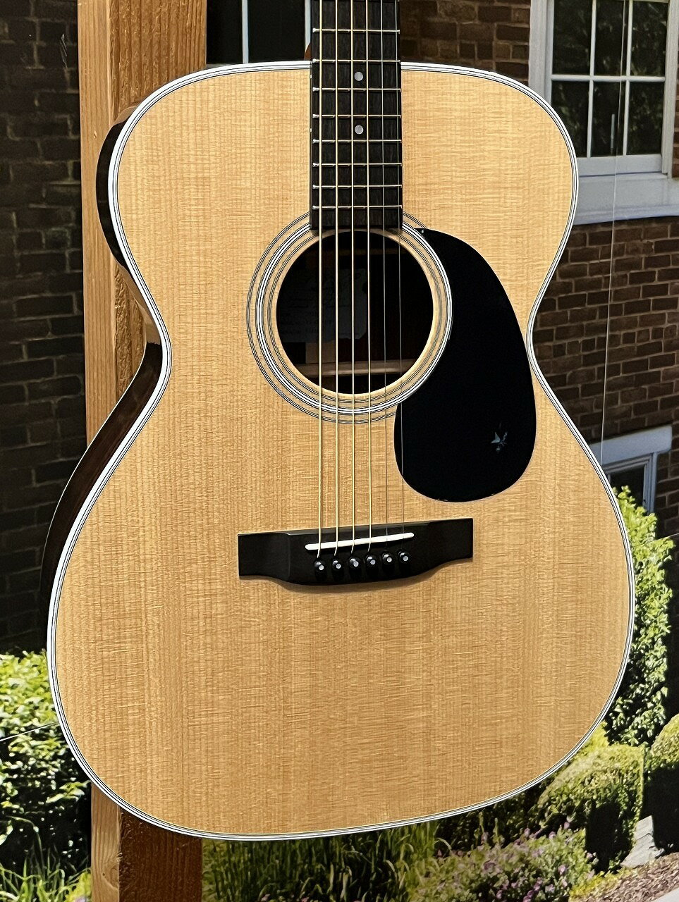 【高価買取キャンペーン中】 只今 アコースティックギターの高価買取キャンペーンを実施中です。 他店よりも高い買取金額でお受けいたします。 メール【htn@kurosawagakki.com】でもご相談を承っております。 今は弾かなくなった、もしくはステップアップ買い替えの為に、 大切なギターをお売りするお客様は 是非一度、お気軽にお問い合わせ下さい。 ------------------------------------------------------------------ 【ショッピングクレジット無金利＆超低金利キャンペーン】 最大48回払いまで金利手数料0%!!　 48回以上も超低金利でお得！ ※各種分割払い(クレジットカード、ショッピングクレジット)ご利用いただけます。 詳しくはお電話もしくはメールにてお気軽にお問合せくださいませ。 日本が誇る国産ギターの雄　K,yairi。岐阜県可児市にて職人による手作業に徹底的に拘り、1970年代から現在に至るまで国内外のミュージシャン、ギタリストに使用されています。 ハンドメイドと日本製に拘り、高品位なギターを作り上げる為、時間を掛け、丁寧に磨き上げていく、そんな職人の魂が詰まっているギターです。 【K.yairi YF-00028 #94449】 伝統的な変わらぬスタイルを維持しながら常に進化をし続けるシリーズ。 表板にスプルース単板材、側板・裏板にローズウッド単板材を使用したオール単板仕様となります。 000(トリプルオー)ボディサイズ、弦長635mm、ナット幅42mmの定番スタイル マホガニーネック、エボニー指板 ボディグロス仕上げ、ネック裏、ヘッド部サテン仕上げ フォークギターの原点とも言うべきStyleをヤイリギターらしい丁寧な作りと、弾き込む事で育つギターを目指した基本のシリーズとも言えます。 とてもバランスの整ったサウンド、音の輪郭も煌びやかで、万能スタイルのギターです。 ナット幅42mm 弦長635mm ハードケース付属 ★当店は試奏室も完備しております。静かな環境でじっくりと選びたい！他のお客様が気になって集中できない！同じ環境で個体を選びたい！等、ご納得いただけるまでご試奏いただけます。 ※試奏室をご利用希望のお客様は事前にご来店日時をご指定いただけるとスムーズにご案内出来ます。 また系列店舗の在庫品であれば、お取り寄せ可能ですので、試奏室で弾き比べも出来ます！ ※事前にご相談、お問い合わせ下さいませ。 ★リペアマン常駐の店舗です。弦高など無料で調整してから発送することも可能です。 アフターサービスやメンテナンス等、行き届いたサービスをお約束します。 撮影機材の性能や、お使いの画面環境によって実物と色味が異なって映ることがございます。 予めご了承をお願い致します。 掲載商品売却の際、迅速にサイトから削除するよう心がけておりますが、 店頭ならびに複数のWEBサイトで併売している関係上、更新にタイムラグが生じる場合がございます。 万が一、ご注文いただいた商品がすでに販売済みであった場合は、 何卒ご容赦頂けますよう伏してお願い申し上げます。 また店舗での試奏やご購入をお考えの方は事前にTEL、またはメールにてご連絡頂きたく存じます。 クロサワ楽器　日本総本店アコースティックギターフロア お電話 03-5386-9630 E-Mail htn@kurosawagakki.com