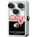 Nano Big Muff いつの時代もギタリストを虜にし続けるBig Muffがこんなに小さくなりました。Big Muffといえば、Pink Floyd、My Bloody Valentine、Smashing Pumpkinsの他、数えきれない程の伝説のプレイヤーが愛用している、エレハモを代表するペダルです。このNano Big Muffは、現在のBig Muffと同じ回路を持ち、トーンも全く同じです。小さくなっても、リッチでクリーミー、サステインが豊かなサウンドは、今までのモデルと全く同じです。 Specification ・寸法：72W×110D×50H mm ・重量：240g ・電源：9V乾電池 ・使用可能な電源アダプター：9VDCセンター・マイナス