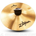 Zildjian A Zildjian Series 8" / 20cm Splash Paper Thin Bright Full bodied + Natural 気取らない成熟感、応用自在 ベートーベンからビートルズまで、音楽の歴史と共に歩んできた全てのシンバルの基本、世界で最も愛されるオリジナルジルジャンシンバル。 ハイハット・ライド・クラッシュなどのシンバルの呼び名も、このAジルジャンシンバルにネーミングされ現在に至る。まさにコンテンポラリー・ドラミングの歴史そのものがここにある。 スプラッシュのネーミングはこのシンバルから始まったオリジナルモデル。短いサスティンであらゆる音楽に。 ※シンバルのみの販売です。ウィングナット、フェルト等は付属しません。