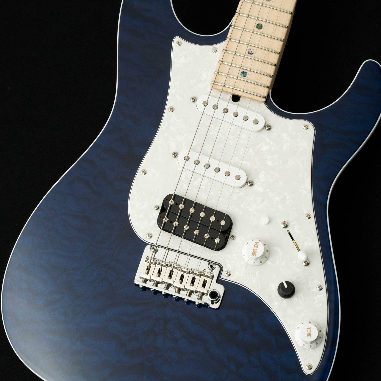 〜〜ショッピングクレジット分割金利無料＆超低金利キャンペーン開催中！〜〜 ただいまクロサワ楽器町田店では期間限定でショッピングクレジット分割金利0％キャンペーンを実施中です。 48回払いまで金利手数料0%！それ以上の回数も54回2.0%、60回2.8%、84回7.6%と超低金利実施中！(一部対象外の商品もございます) Body Top : Quilt Maple Body : Mamywo Neck : Quartersawn Maple Fingerboard : Quartersawn Maple Shape : Extra Thin '59 Pickups : JTS5500,JTS5500,California Special Hardware : Chrome Bridge : G2TS Control : Master Volume, Master Tone, Midboost Preamp+Bypass Button 重量 : 3.49kg 付属品 : オリジナルハードケース、保証書、スペックシート ※お使いの画面環境によって実物と色味が異なって映ることがございます。予めご了承下さいませ。 ※掲載商品売却に対応した在庫表示の反映は迅速を心がけておりますが、 タイムラグが発生する場合がございます。予めご了承ください。 ※各種分割払い(クレジットカード、ショッピングクレジット)ご利用いただけます。 詳しくは担当スタッフまで! 楽器買い取り＆下取強化中！ クロサワ楽器町田店　エレキ担当まで 住所 〒194-0013 東京都町田市原町田6-2-6 町田modi 7F TEL:042-812-2766 E-Mail machida@kurosawagakki.com