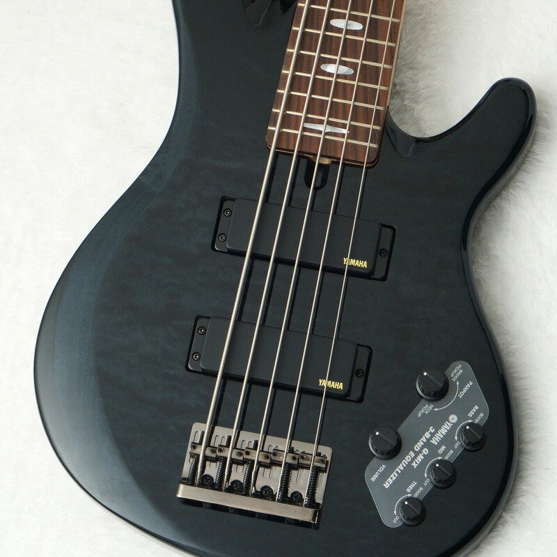 〜〜ショッピングクレジット分割金利無料＆超低金利キャンペーン開催中！〜〜 ただいまクロサワ楽器町田店では期間限定でショッピングクレジット分割金利0％キャンペーンを実施中です。 48回払いまで金利手数料0%！それ以上の回数も54回2.0%、60回2.8%、84回7.6%と超低金利実施中！(一部対象外の商品もございます) ■TRB1005J TRB1000シリーズ の5弦モデル 35インチ（889mm）スーパーロングスケール、長年の研究に基づいたボディ・ネック構造と先端のピックアップ＆サーキットとが生み出す、明確な音像と迫力あふれる重低音。 4弦ベースのサウンドレンジを越えた重低音のクオリティが、ミュージシャンマインドを強く刺激します。 ■主な特徴 ・メイプル＋アルダーのラミネートボディ ・反りやネジれに強い5ピースネック構造 ・ピックアップはクリアな音像を追及したハムキャンセルタイプ ・3バンドイコライザーを備えたアクティブ5コントロールシステム ・高い伝導効率で弦振動をボディに伝える新開発ブラスブリッジ ■スーパーロングスケール 迫力ある低音域と適切なテンション感を確保するために設計された35インチ（889mm）のスーパーロングスケール。 ■ボディ構造 中音域のアウトプットを得意とするアルダーとタイトな低音を生み出すメイプルを組み合わせ、更にトップにはフィギアド・メイプルを使用しています。 トップ面のアームコンターは大胆にカットされ、ネックのハイポジションへのアクセスが容易になるようホーンカットも施されています。 ■ソリッドブラスブリッジ 高い伝導効率で弦振動をボディに伝える新開発ブラスブリッジを搭載。 弦間ピッチは1004Jが19mm、1005Jが18mm、1006Jが17mmを採用しています。 ■5ピースネック メイプルとナトーによる5プライネックは反りやねじれに強い構造。 また、TRB1006Jのネックには2本のトラスロッドを内蔵。 ■アクティブEQ ブースト＆カットが可能な3バンドEQを搭載したアクティブコントロール回路により、微妙なニュアンスからダイナミックなサウンドまで幅広い音色を作ることが可能です。 ■ハムキャンセルタイプのピックアップ ピックアップにはアルニコVマグネットを使用したハムキャンセルタイプを搭載。 低音弦の重低音からハイポジションの高音域まで、クリアな音像で存在感あふれるトーンを実現します。 ■スペック ボディ：メイプル＋アルダー ネック：メイプル＋ナトー5pcs ボディ/ネック構造：ボルトオン スケール : 35”（889mm） 指板：ローズウッド24F 指板アール：500R ナット素材/幅：牛骨/43mm ブリッジ：ソリッドブラス 弦間ピッチ：18mm ピックアップ：ハムキャンセルシングルコイル（アルニコV）×2 コントロール：マスターボリューム、バランサー、アクティブ3 バンドEQ（ベース/ミドル/トレブル） 弦：D'Addario EXL170-5SL ケース：ギグバック シリアル：ILI284261 重量：4.22kg ※掲載商品売却に対応した在庫表示の反映は迅速を心がけておりますが、 タイムラグが発生する場合がございます。予めご了承ください。 リペアマン常駐店舗ですので弦高など無料で調整してから発送することも可能です。 お気軽にお問い合わせください。 【中古買取・下取り強化中！】 大切にされていた楽器、思い出の楽器、お気持ちの分も含めた高額査定。 店頭にお持ちいただくのは勿論、ご郵送や出張買取も承ります。 査定、出張、お問い合わせすべて無料です。 まずは、お気軽にご相談ください。 査定はWEBでも行えます。下記URLより簡単にご利用いただけます。 ご要望等がございましたら、お気軽にお申しつけ下さいませ。 ※ご購入前に必ずお読み下さいませ。 【黒澤楽器店 利用規約】 クロサワ楽器 町田店 町田modi7F TEL 042-812-2766 E-MAIL:machida@kurosawagakki.com