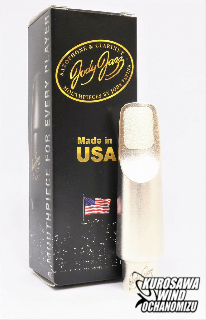 &nbsp; アルトサックス用マウスピース Super Jet JodyJazzのラインナップの中では特に現代的な音楽を得意とし、 ファンク、スムース、ロック等で活躍するモデルです。 エッジの効いたサウンドと快適な吹奏感のバランスが良く、 パワフルに演奏したい方はぜひご検討ください。 モデル ☆モデルを下記よりお選びいただけます。 　()内の数字はティップオープニングの数値となります。 　※あくまで目安となります ♪5(1.88mm) ♪6(2.03mm) ♪7(2.18mm) ♪8(2.31mm) ♪9(2.59mm) ♪10(2.77mm) 管楽器専門店クロサワウインド お茶の水店 が発送しております。 通信販売も行っております。 銀行振込、代金引換、各種クレジットカード、ショッピングクレジットの分割払いがご利用いただけます。 数に限りがございますので、品切れの際は、納期を頂きます。予めご了承下さい。 お問い合わせは下記までどうぞ!! クロサワウインド お茶の水店 03-5259-8191 ご覧の商品以外にも在庫多数! マウスピースもケースも大特価でご案内! リペアスタッフ常駐で安心! 管楽器専門店クロサワウインドお茶の水店です!