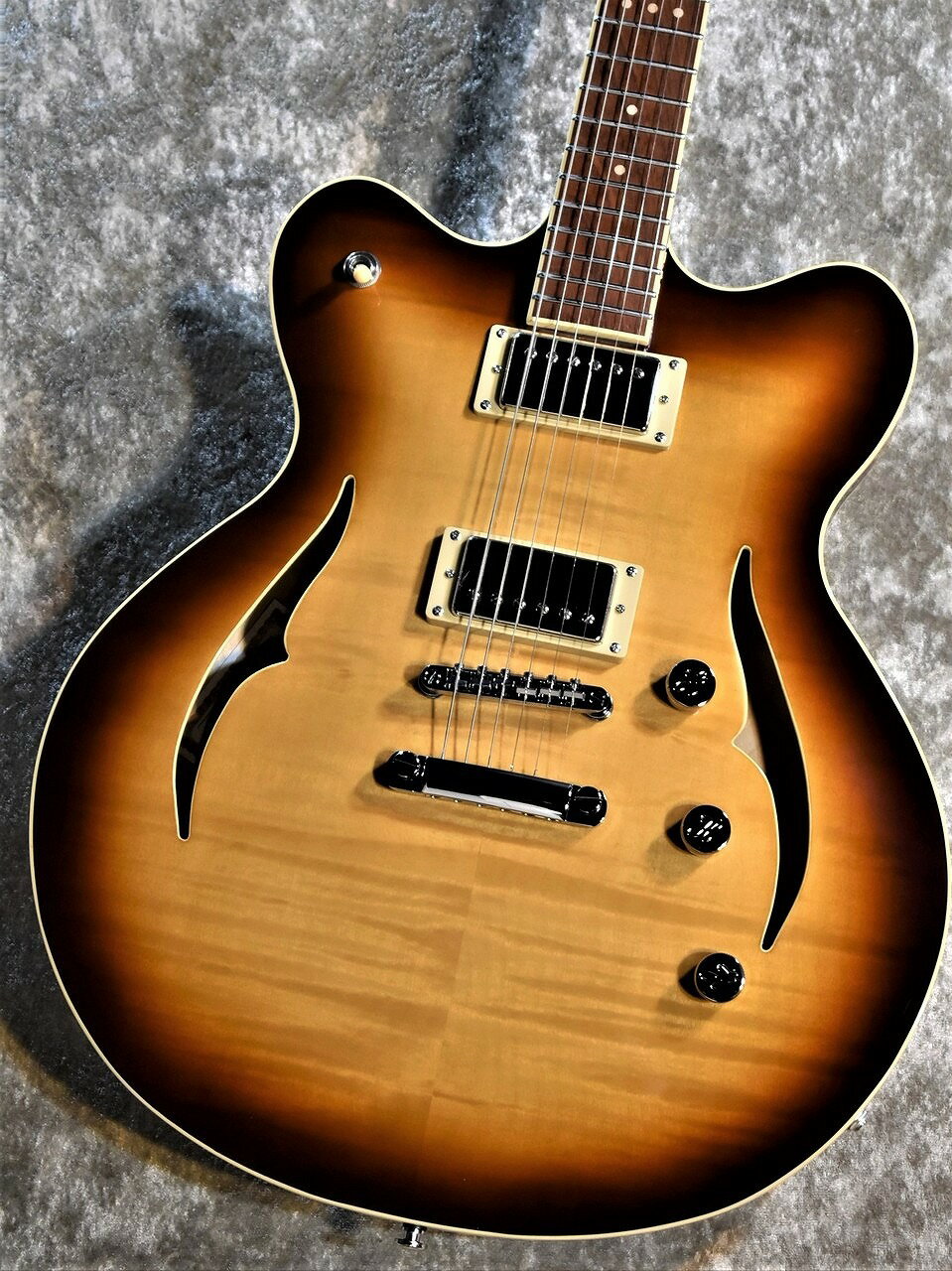 Hofner HCT-VTH-SP-SB Verythin CT Special -Sunburst- Y0824Y108 【3.20kg】【Contemporary series 】【横浜店】