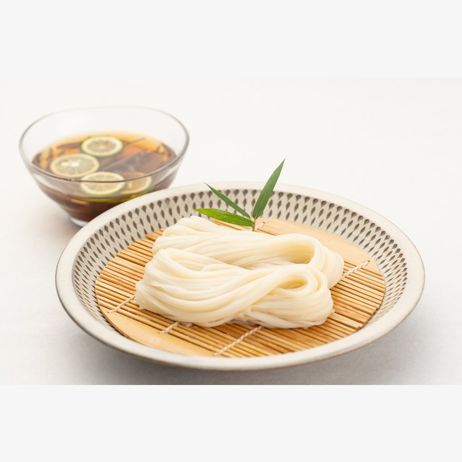 稲庭うどん 小川信夫作 紙化粧箱入 14食 (100gx14束) いなにわ 干しうどん 饂飩 保存食 乾麺 麺 めん ざるうどん 冷麺 温麺 お中元 ギフト