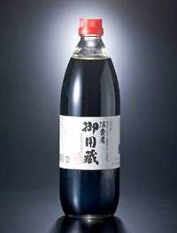 無添加醤油 国産特別栽培醤油 蔵造り（濃口タイプ）1L×2個セット【沖縄 別送料】【無農薬大豆使用/天然醸造法/神泉水使用/長期熟成/杉樽仕込み/非遺伝子組み換え】【ヤマキ醸造】【05P03Dec16】