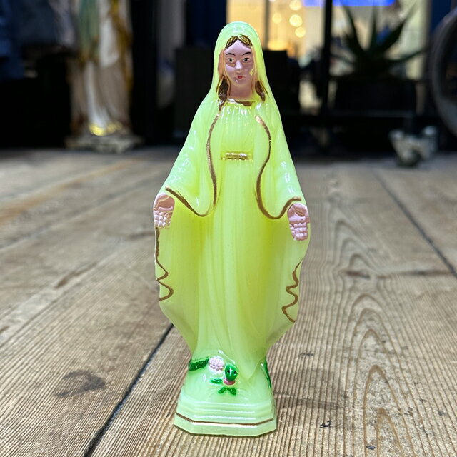 VIRGIN MARY 置物　GLOW IN THE DARK 高さ6インチ=15CM PLASTIC製 　グローインザダーク