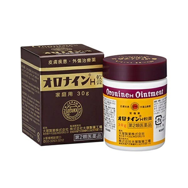 【医薬品のご購入について】ご購入の前に、添付文書（商品説明の「使用上の注意」）を必ずお読みください。ご注文時の確認項目のご回答により、薬剤師または登録販売者からご連絡することがあります。ご不明な点は、当店の薬剤師・登録販売者へご相談ください（くすのき薬局 TEL 043-304-2001 受付 10:00～17:00）。商品名 【第2類医薬品】オロナインH軟膏 30g 効能・効果 にきび，吹出物，はたけ，火傷（かるいもの），ひび，しもやけ，あかぎれ，きず，水虫（じゅくじゅくしていないもの），たむし，いんきん，しらくも 用法・用量 患部の状態に応じて適宜ガーゼ・脱脂綿等に塗布して使用するか又は清潔な手指にて直接患部に応用します。 用法関連注意 （1）小児に使用させる場合には，保護者の指導監督のもとに使用させてください。 （2）目に入らないように注意してください。万一，目に入った場合には，すぐに水又はぬるま湯で洗ってください。なお，症状が重い場合には，眼科医の診療を受けてください。 （3）本剤は外用にのみ使用してください。 （4）患部やその周囲の汚れを落としてから使用してください。 成分・分量 1g中 成分 ｜ 分量 クロルヘキシジングルコン酸塩液(20％) ｜ 10mg 添加物 ラウロマクロゴール，ポリソルベート80，硫酸アルミニウムカリウム，マクロゴール，グリセリン，オリブ油，ステアリルアルコール，サラシミツロウ，ワセリン，自己乳化型ステアリン酸グリセリル，香料，精製水 使用上の注意 ■してはいけないこと （守らないと現在の症状が悪化したり，副作用が起こりやすくなる） 1．次の人は使用しないでください。 本剤又は本剤の成分，クロルヘキシジンによりアレルギー症状を起こしたことがある人。 2．次の部位には使用しないでください。 （1）湿疹（ただれ，かぶれ） （2）化粧下 （3）虫さされ ■相談すること 1．次の人は使用前に医師，薬剤師又は登録販売者に相談してください。 （1）医師の治療を受けている人 （2）薬などによりアレルギー症状（例えば発疹・発赤，かゆみ，かぶれ等）を起こしたことがある人 （3）患部が広範囲の人 （4）湿潤やただれのひどい人 （5）深い傷やひどいやけどの人 2．使用後，次の症状があらわれた場合は副作用の可能性があるので，直ちに使用を中止し，この添付文書を持って医師，薬剤師又は登録販売者に相談してください。 ［関係部位：症状］ 皮膚：発疹・発赤，かゆみ，はれ，乾燥，ひびわれ まれに下記の重篤な症状が起こることがあります。その場合は直ちに医師の診療を受けてください。 ［症状の名称：症状］ ショック（アナフィラキシー）：使用後すぐに，皮膚のかゆみ，じんましん，声のかすれ，くしゃみ，のどのかゆみ，息苦しさ，動悸，意識の混濁等があらわれる。 3．5〜6日間使用しても症状がよくならない場合は使用を中止し，この添付文書を持って医師，薬剤師又は登録販売者に相談してください。 保管及び取扱い上の注意 （1）直射日光の当たらない涼しい所に密栓して保管してください。 （2）小児の手の届かない所に保管してください。 （3）他の容器に入れ替えないでください。（誤用の原因になったり品質が変わります。） （4）外箱及び容器に表示の使用期限をすぎた製品は使用しないでください。 （5）瓶容器はガラス製ですので，強い衝撃はさけてください。容器が破損し，けがをするおそれがあります。 製造販売会社 （株）大塚製薬工場 会社名：株式会社大塚製薬工場 住所：徳島県鳴門市撫養町立岩字芥原115 販売会社 大塚製薬（株） 消費者相談窓口 会社名：大塚製薬株式会社 住所：〒101-8535 東京都千代田区神田司町2-9 問い合わせ先：お客様相談窓口 電話：（03）3293-3212 受付時間：9：00〜17：00（土，日，祝日を除く）使用上の注意 ■してはいけないこと （守らないと現在の症状が悪化したり，副作用が起こりやすくなる） 1．次の人は使用しないでください。 本剤又は本剤の成分，クロルヘキシジンによりアレルギー症状を起こしたことがある人。 2．次の部位には使用しないでください。 （1）湿疹（ただれ，かぶれ） （2）化粧下 （3）虫さされ ■相談すること 1．次の人は使用前に医師，薬剤師又は登録販売者に相談してください。 （1）医師の治療を受けている人 （2）薬などによりアレルギー症状（例えば発疹・発赤，かゆみ，かぶれ等）を起こしたことがある人 （3）患部が広範囲の人 （4）湿潤やただれのひどい人 （5）深い傷やひどいやけどの人 2．使用後，次の症状があらわれた場合は副作用の可能性があるので，直ちに使用を中止し，この添付文書を持って医師，薬剤師又は登録販売者に相談してください。 ［関係部位：症状］ 皮膚：発疹・発赤，かゆみ，はれ，乾燥，ひびわれ まれに下記の重篤な症状が起こることがあります。その場合は直ちに医師の診療を受けてください。 ［症状の名称：症状］ ショック（アナフィラキシー）：使用後すぐに，皮膚のかゆみ，じんましん，声のかすれ，くしゃみ，のどのかゆみ，息苦しさ，動悸，意識の混濁等があらわれる。 3．5〜6日間使用しても症状がよくならない場合は使用を中止し，この添付文書を持って医師，薬剤師又は登録販売者に相談してください。 保管及び取扱い上の注意 （1）直射日光の当たらない涼しい所に密栓して保管してください。 （2）小児の手の届かない所に保管してください。 （3）他の容器に入れ替えないでください。（誤用の原因になったり品質が変わります。） （4）外箱及び容器に表示の使用期限をすぎた製品は使用しないでください。 （5）瓶容器はガラス製ですので，強い衝撃はさけてください。容器が破損し，けがをするおそれがあります。
