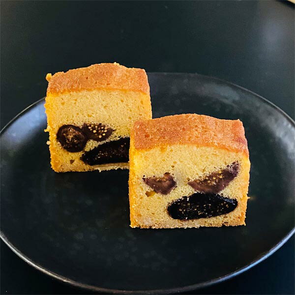 欧菓子 KUTSUMIの欧州無花果赤ワイン漬のコニャックブランディーケイク　｜アングル2