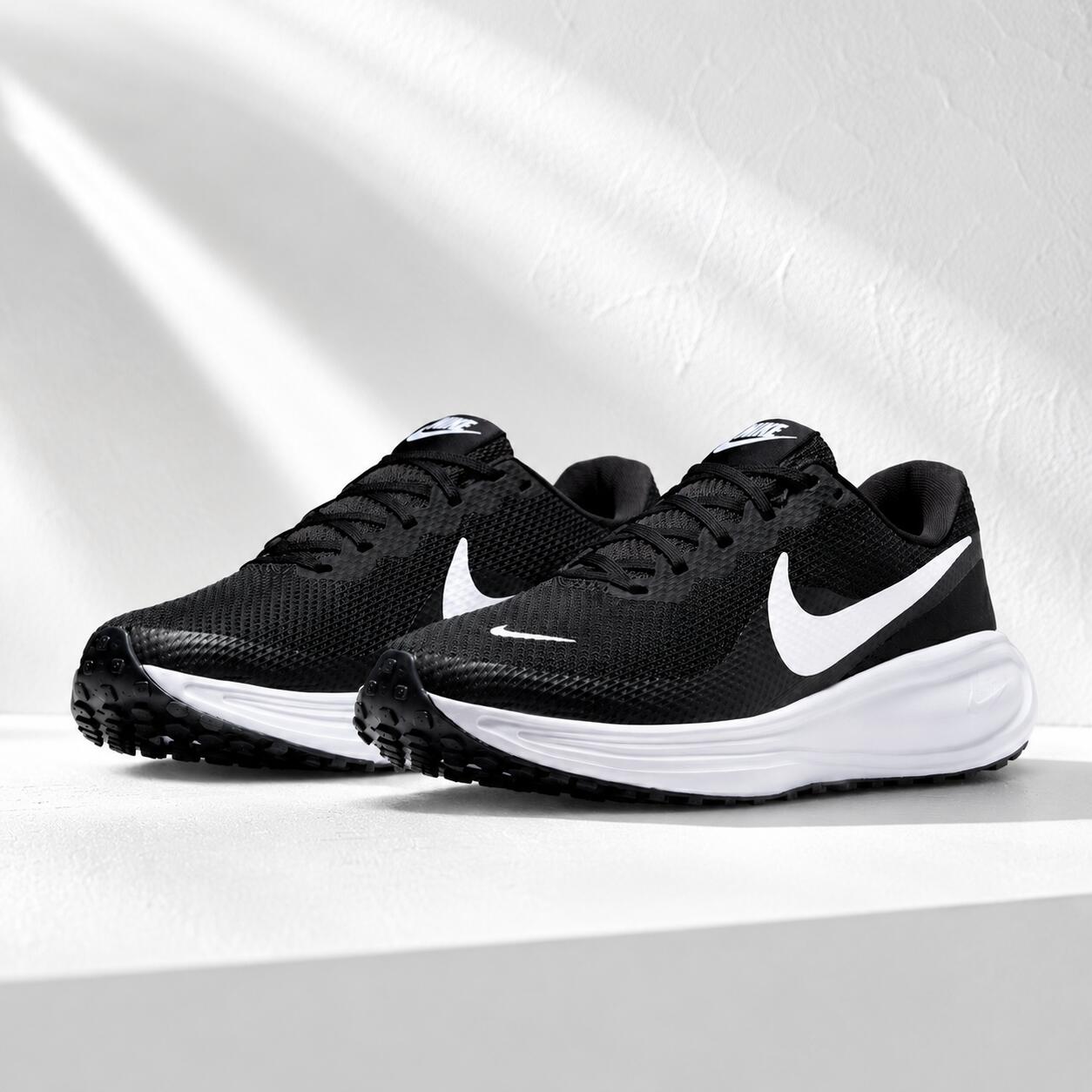 Rakuten - 【限定クーポンあり】ナイキ レボリューション ウィメンズ 8 HJ 8485 001 ブラック 黒 ( NIKE REVOLUTION 8 HJ8485 HJ8485-001 )【送料無料 北海道沖縄除く レディース ランニング シューズ スニーカー 靴 シューズ ランニングシューズ スポーツ 運動 部活 人気】