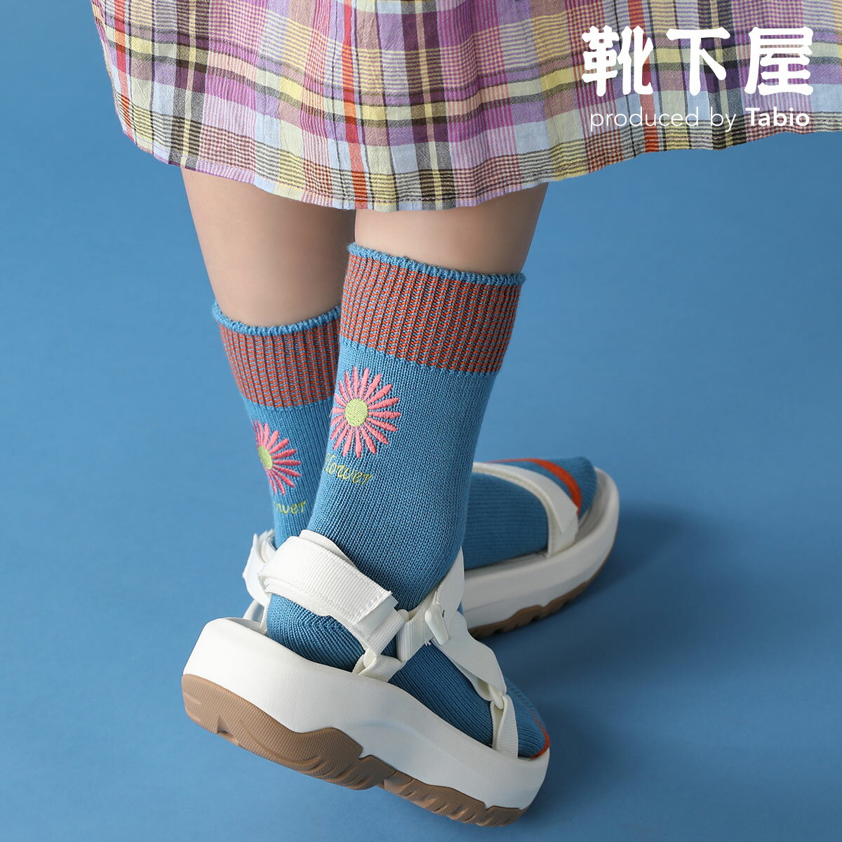 【あす楽】【公式 靴下屋】 切り替え BIG フラワー 刺繍 ショートソックス / 靴下 タビオ Tabio くつ下 ショート ソックス くるぶし上 花柄 可愛い カジュアル レディース 日本製のサムネイル