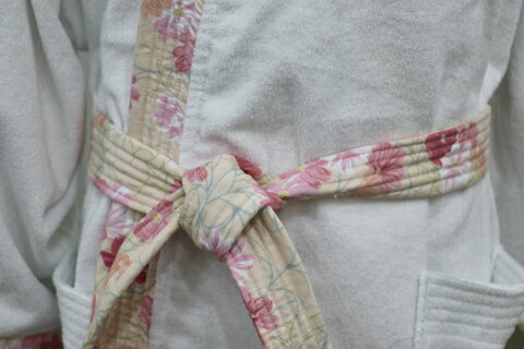 バスローブ　コスモス ピンク【ホテル仕様　バス用品　フリーサイズ　日常使い　サウナ　綿100％　くつろぎ　リゾート】