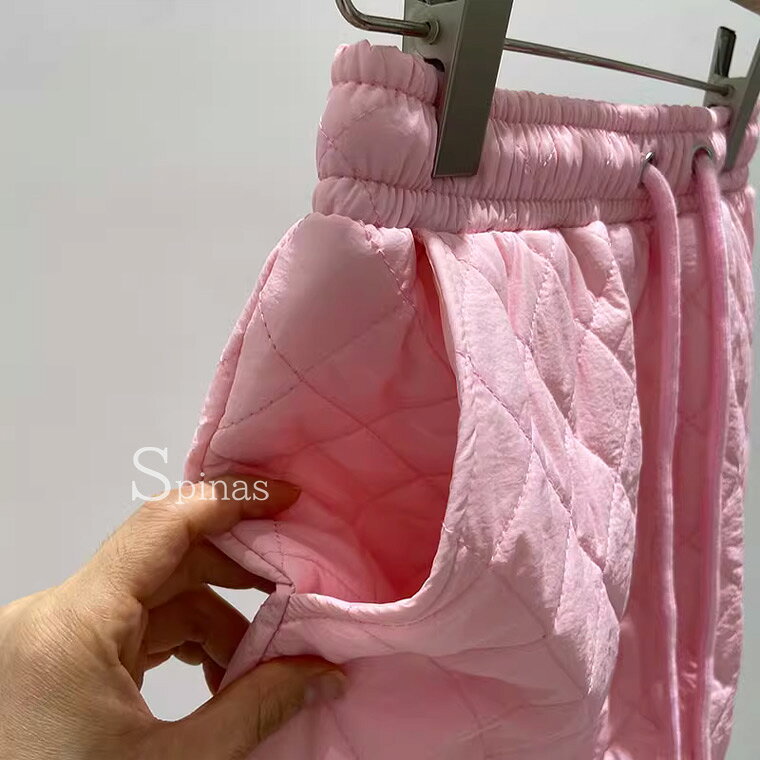 ウエストゴムで重ね着も簡単 中綿ミニスカート ゴム あたたか あったか ぽかぽか 防寒 キャンプ アウトドア ミニ ポケット ファスナー 重ね着 レイヤード なかわた キルティング 中わた ひざ掛け オーバースカート かわいい お洒落 送料無料 kutusitapremium-10011707 靴下プレミアム サンプル画像3