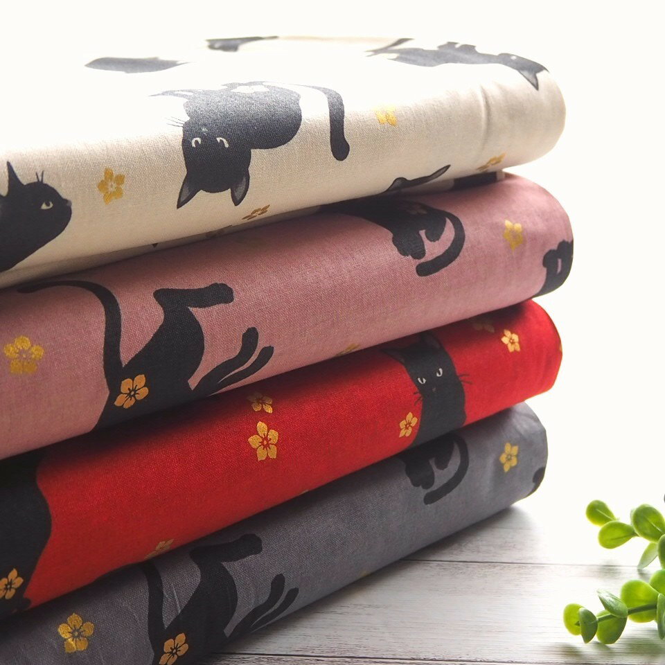 メーカー完売ネコ柄 生地 布 NEKO HR3110−16 QUILT GATE キルトゲイト 百華繚蘭 和柄 動物柄 猫柄 金ラメ装飾 黒猫 商用利用可能