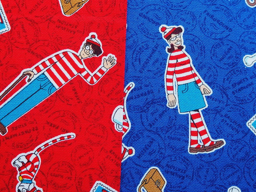 ウォーリーを探せ！消印柄 『ウォーリーを探せ！/Where's Wally?』は、1987年にイギリス人イラストレーター、マーティン・ハンドフォードによってイギリスで出版された絵本です。 同年に日本でも発売され、たちまち大人気キャラクターとなりました。 1987年に発刊され、世界中で愛され続ける大ベストセラー絵本シリーズ。 黒縁メガネに赤と白の縞模様の服を着た主人公ウォーリーを探し出す人気絵本は、全世界で5000万部以上のセールスを記録し、日本ではフレーベル館から出版され、国内のみで1000万部を突破。 世代を超えて愛される唯一無二のコンセプチュアルブックです。 ウォーリー、ウーフ、ウェンダ 入園入学のレッスンバッグ、シューズケース、体操着入れ、コップ袋、ランチョンマットにオススメです！ その他、クッションカバーやカーテン等のインテリア、バッグやエプロン、スモック、小物つくりにもオススメです。 比較用のボタンは20mmです。 画像の横方向が生地巾の方向です。 生地幅 ： 約110cm 素　材 ： 綿100％　オックス 発売元 ： 株式会社コッカ　 生産国 ： 日本製 価格は10cmの価格です。 ご注文は50cm以上からになりますので、 ご注文数は5以上をご入力ください。 ※色別にそれぞれ5個以上のご注文をお願いいたします。 数量入力例） 50cmご注文の場合⇒「5」 1m　　ご注文の場合⇒「10」 2.5m ご注文の場合⇒「25」 ※在庫数が5未満の場合は在庫数でのご注文をお願いします。 ご注意：　25個までネコポス発送可能です。 モニターにより、色の見え方が実際の商品と異なることがございます。また、注文が集中した場合など、発送が遅れたり、店頭販売と在庫が重複しているため、在庫切れで販売できなくなる場合がございます。 入園入学の袋物(レッスンバッグ・上履き入れ・体操着入れ・お弁当入れ・コップ入れ)を手作りする際に必要な4点セット