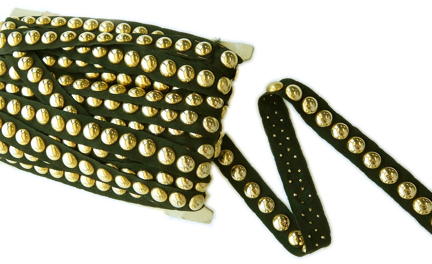 値下げ　手芸用メタルビーズ（ボタン）レースFFM1491　ゴールドテープ幅約18mmメタルボタン約Φ12mm