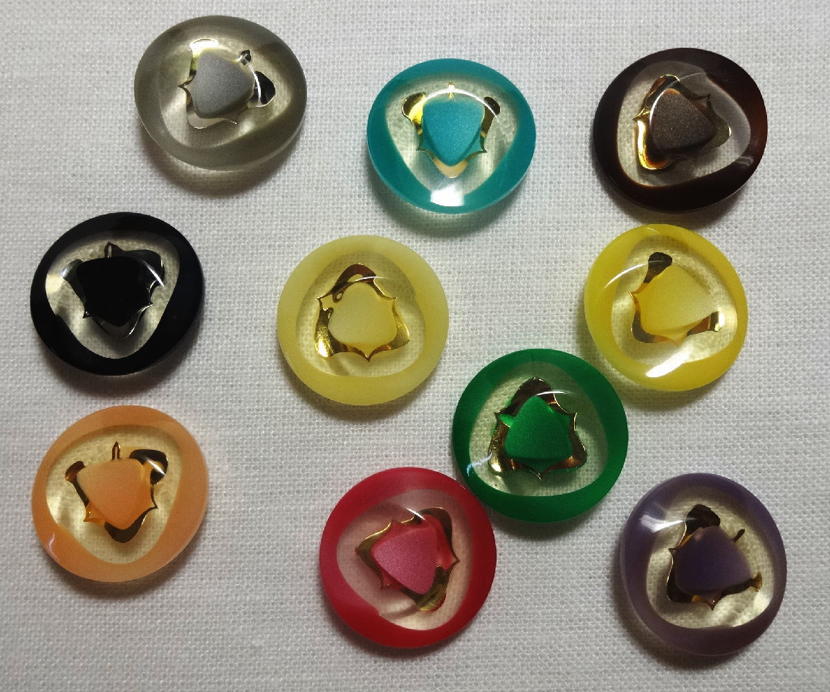 三角ポイントボタン現品限り 16022　直径約15mm バラ売り ネコポス発送可能