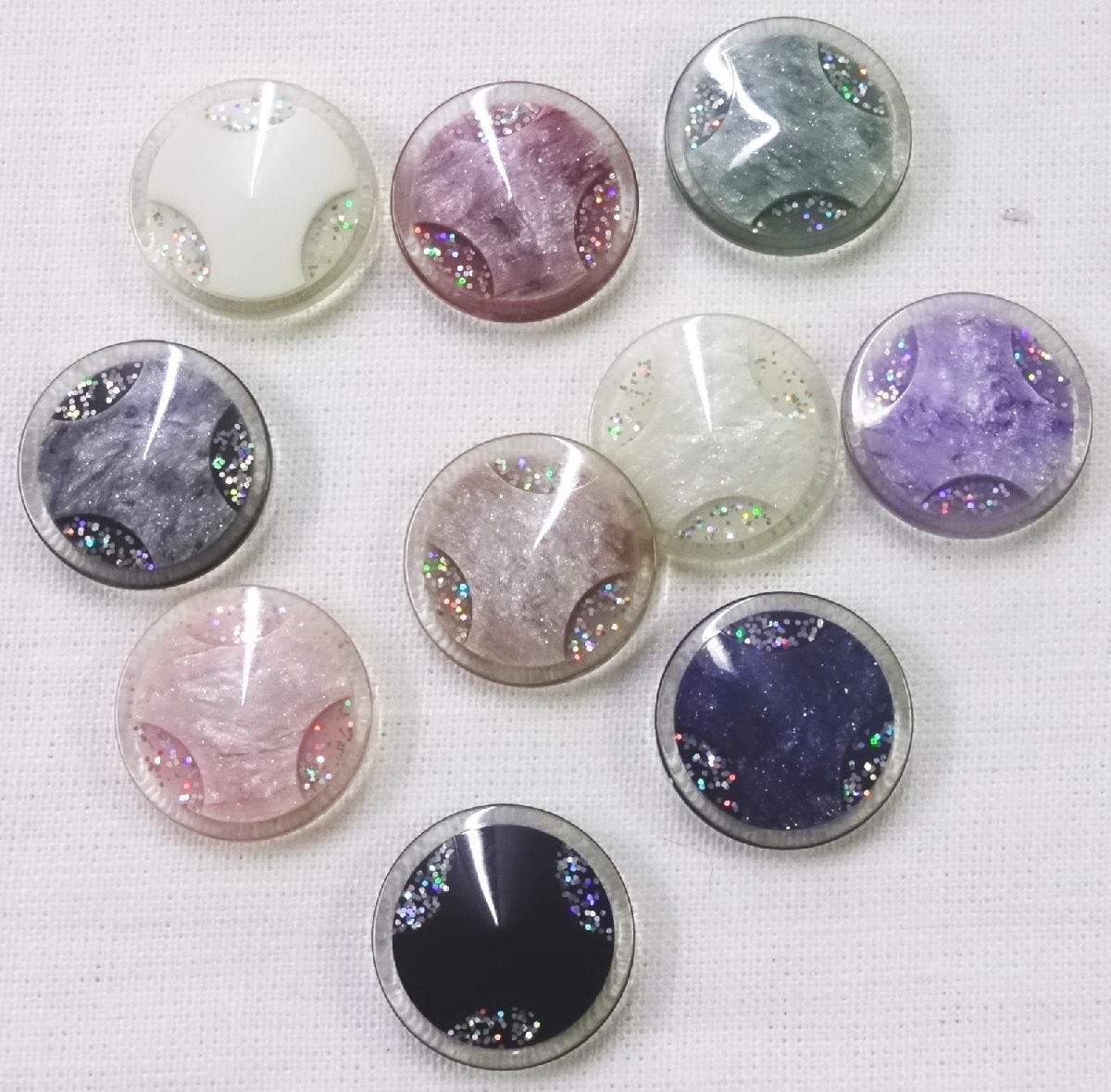 スリーポイント　グリッターボタン 現品限り 2205 直径18mm バラ売り ネコポス発送可能1-3F