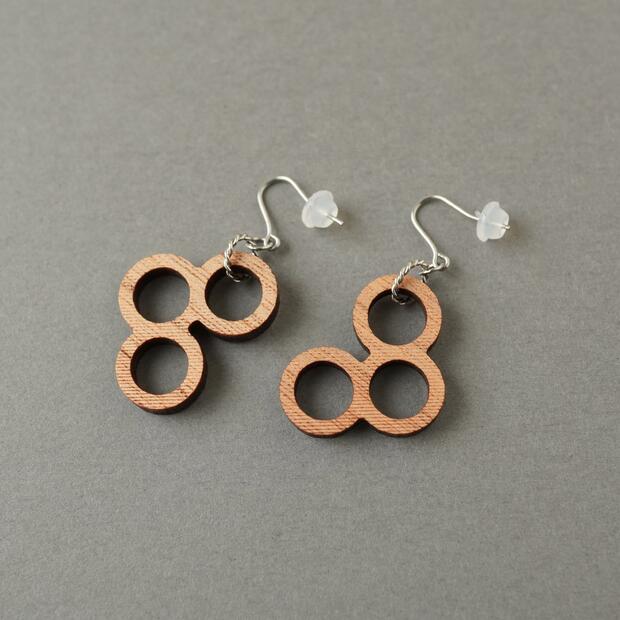 【木tch】クルミの木・ピアス（ハング）秋の訪れ