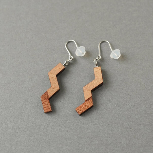 【木tch】クルミの木・ピアス（ハング）ピンキング