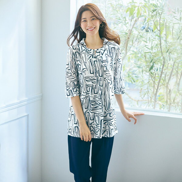 チュニック 大人可愛い おしゃれ 春夏 ミセス シニア ファッション 40代 50代 60代 70代 80代 手書き風プリントカットソーチュニック kyo-tsu-10111808 京都通販 ミセスのファッション館 サンプル画像2