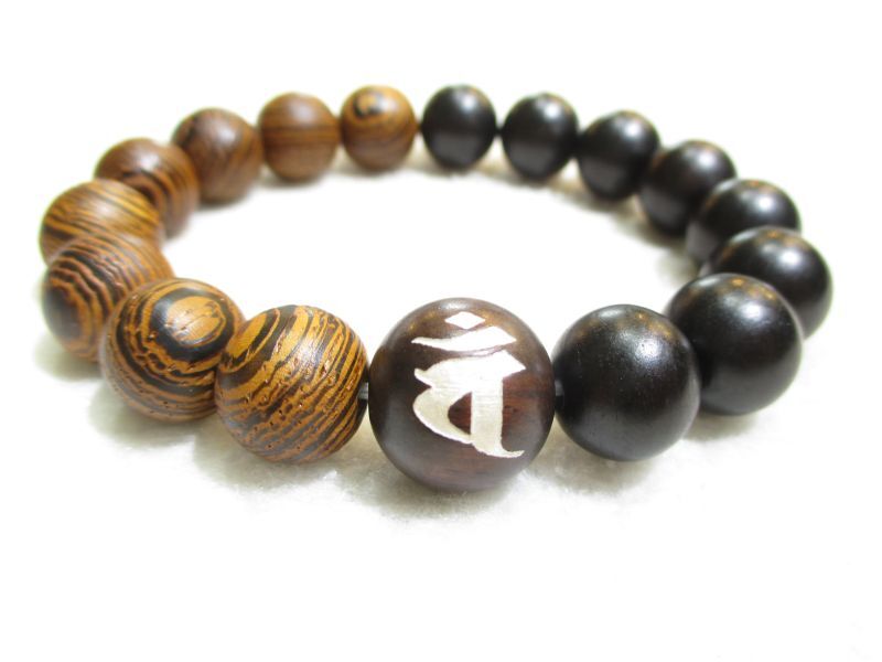 パワーストーン・京都【高品質天然木(日本国内加工)】【守護梵字バン(大日如来)】彫刻【紫檀】親玉16mm..