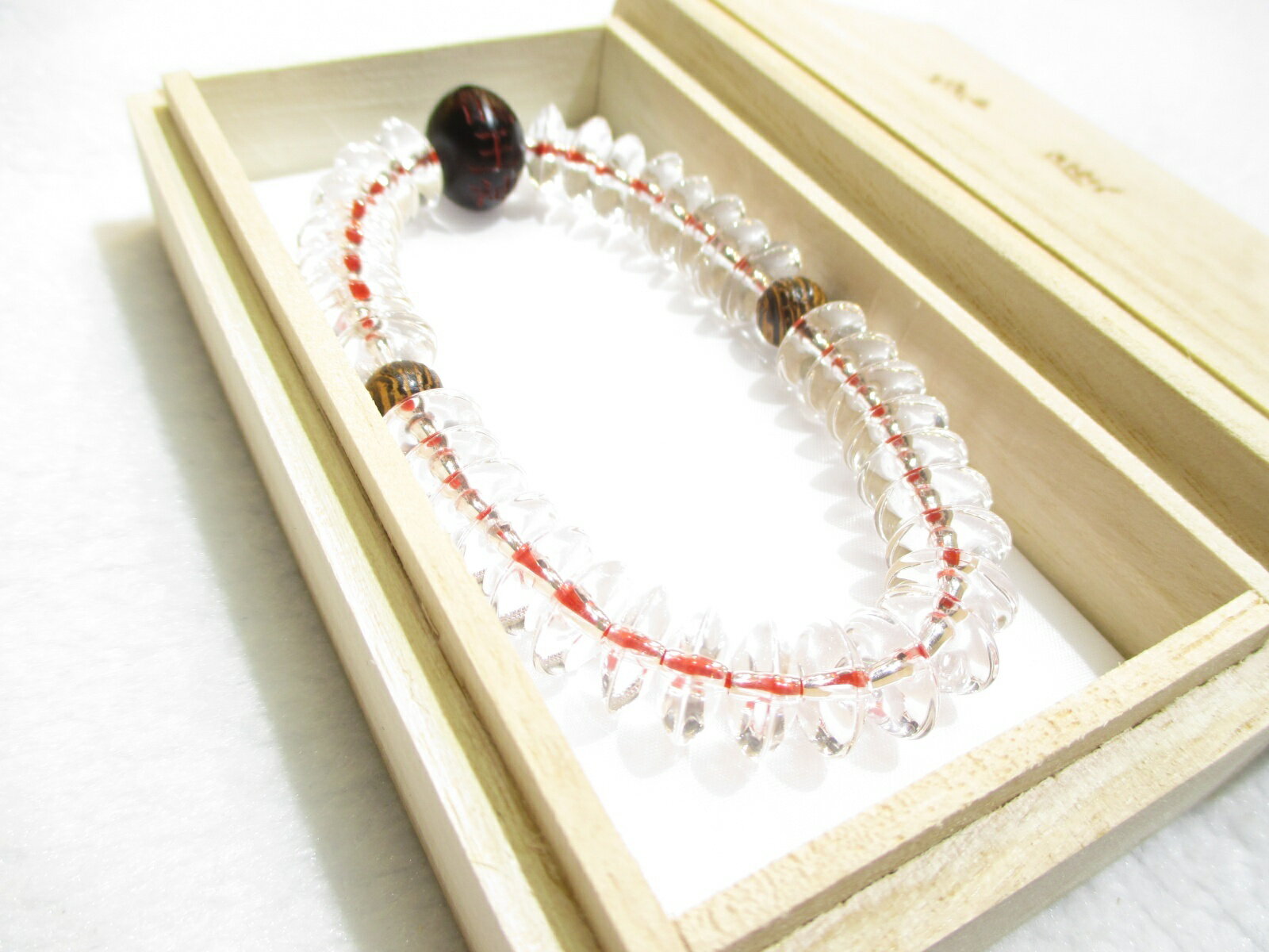 パワーストーン・京都/【最強金運・商売繁盛、必勝祈願、恋愛成就、生命力、健康、勇気】【八大龍王神】彫刻【みかん玉黒檀】親玉15mm【5A高品質そろばん珠本水晶】【鉄刀木(たがやさん)】数珠ブレスレット、桐箱付き【伏見の京屋】