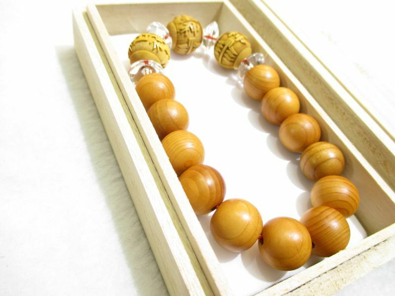 パワーストーン・京都/【日本の神様】【天地開闢】【造化三神】【三柱の神(天之御中主神・高御産巣日神・神産巣日神)】【天照大御神】彫刻【柘植】【一位(いちい)】【そろばん珠本水晶】ブレスレット【天然石の京屋】