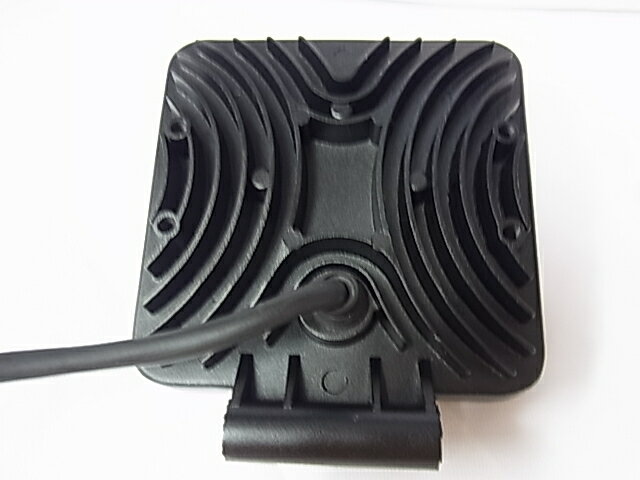 【半額SALE】LED作業灯27W 9v-32v兼用 屋外照明led 防塵 高輝度 防水IP67長寿命 1個■402