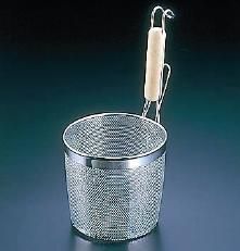 うどんてぼ・煮ざる UK18-8ステンレス製　パンチング　木柄　底平煮ざる　小　135×H140mm　(1-0407-1103)