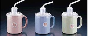 楽天食器の通販 KYOEI介護・自助食器：マグカップ 自分で持って飲める！蓋つきでこぼれにくいから安心 ストロー付マグカップHS-N4　ピンク（9-2449-0701）