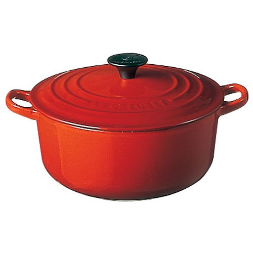 ○●ル クルーゼ　-LE CREUSET-●○ル・クルーゼの鋳物ホーローウェアは、鋳物にガラス質のエナメルを焼き付けたものです。鋳物ホーローウェア製品は、今も、熟練工の手により一つ一つ丹念に作られるまさに「手作り」の逸品。とても熱伝導がよく、耐久性、保湿力に優れ、お料理がとてもおいしく仕上がります。 &nbsp;●半世紀以上もの、世界中で愛されているトラディションシリーズ。ベーシックなデザイン、使いやすさが人気のロングセラー商品です。●ふた付きのままオーブンで調理できます。■サイズ：（内径）220×(深さ）140■容量：3.4L■質量：3.5kg■底径：165●北海道・沖縄県は送料無料の商品でも送料がかかります。ご了承ください。■メーカー希望小売価格はメーカーカタログに基づいて掲載しています